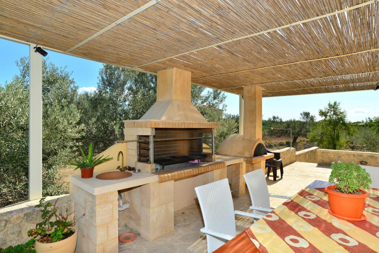 Villa Konstantinos 6 Bedrooms Aegina ภายนอก รูปภาพ