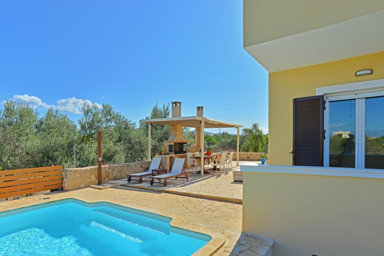 Villa Konstantinos 6 Bedrooms Aegina ภายนอก รูปภาพ