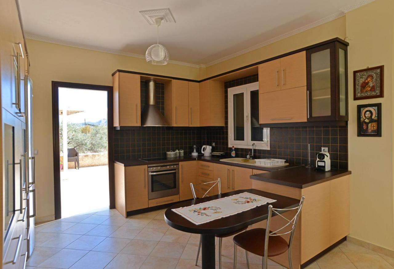 Villa Konstantinos 6 Bedrooms Aegina ภายนอก รูปภาพ
