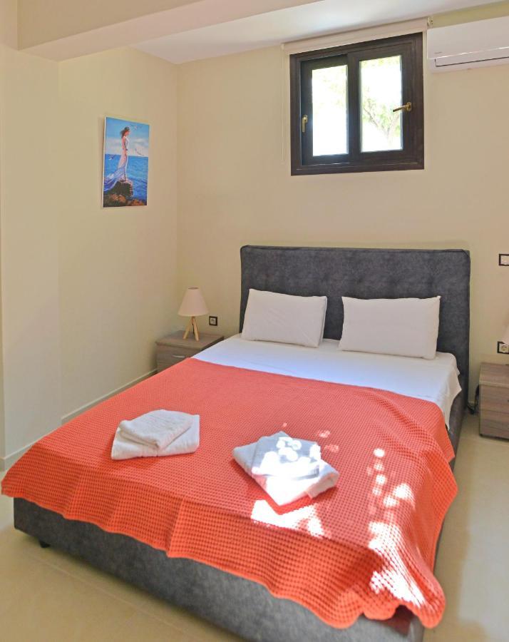 Villa Konstantinos 6 Bedrooms Aegina ภายนอก รูปภาพ