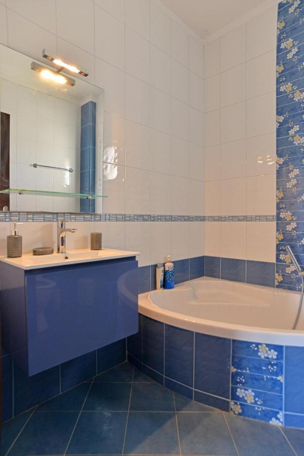 Villa Konstantinos 6 Bedrooms Aegina ภายนอก รูปภาพ
