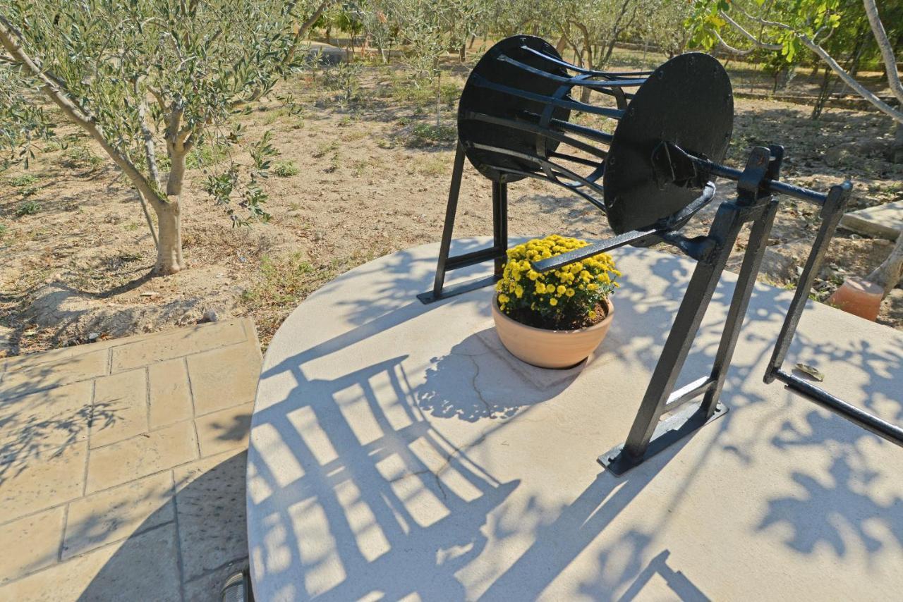 Villa Konstantinos 6 Bedrooms Aegina ภายนอก รูปภาพ