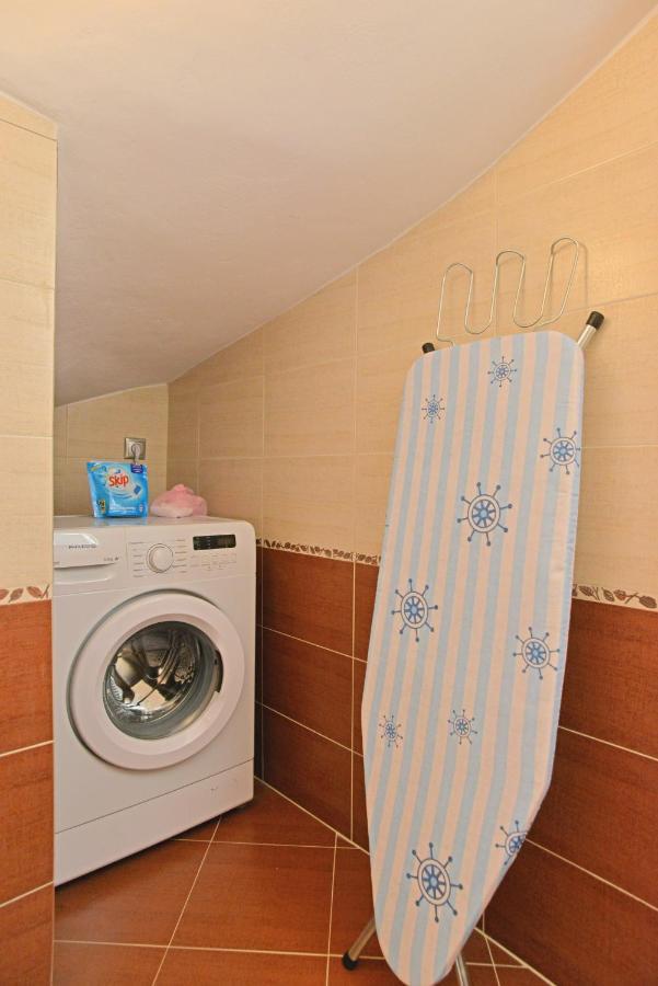 Villa Konstantinos 6 Bedrooms Aegina ภายนอก รูปภาพ